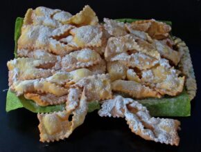 Ricette napoletane di Carnevale: dolci fritti e tradizione