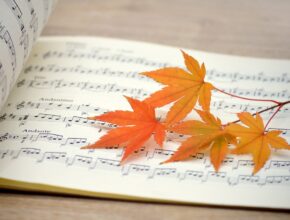 Canzoni sull’autunno: le 4 da aggiungere alla tua playlist