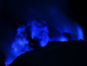 Kawah ljen, il vulcano dalla lava blu