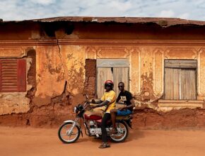 Moto-taxi: storia degli Zemidjans diffusi in Benin