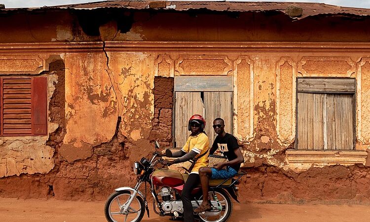 Moto-taxi: storia degli Zemidjans diffusi in Benin