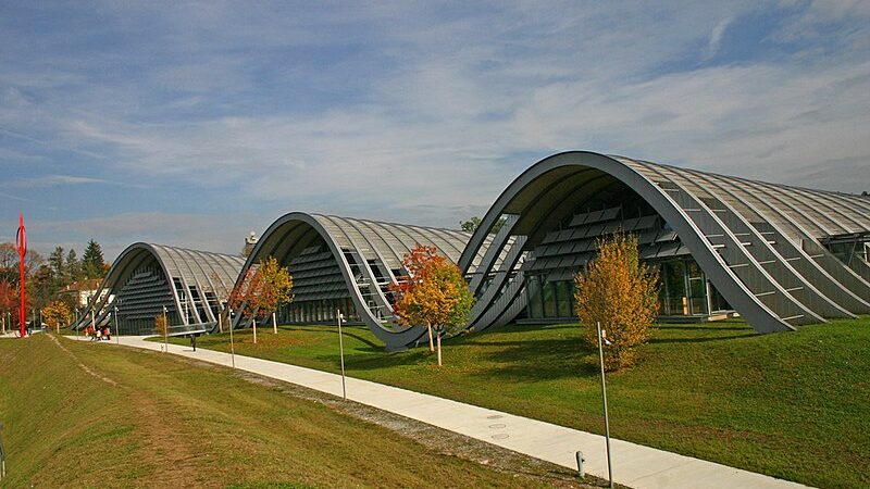 Opere architettoniche di Renzo Piano. Klee Zentrum Ansicht.