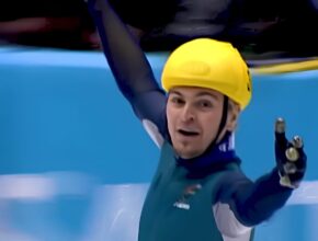 Steven Bradbury vince ai Giochi olimpici invernali del 2002 col suo miracolo.