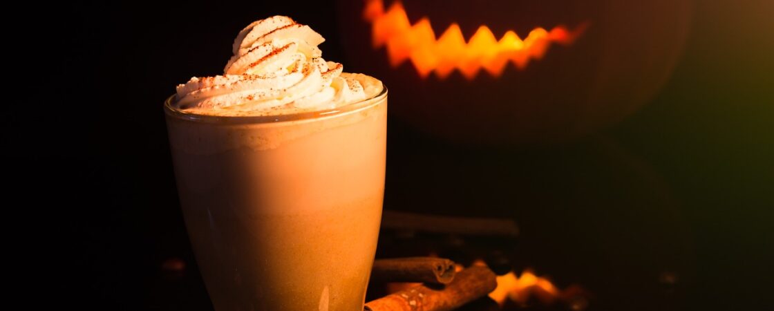 Il fenomeno del Pumpkin Spice Latte: tra consumismo e nostalgia