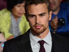 film con Theo James