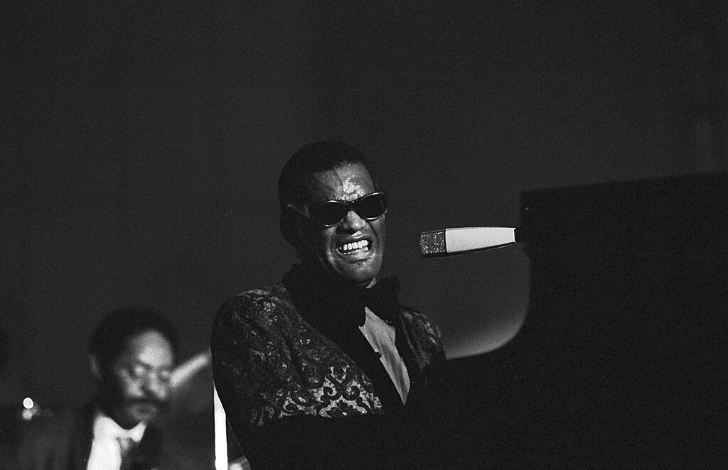 Scopri le 3 canzoni imperdibili di Ray Charles, il padre della musica Soul