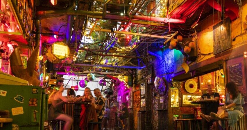 Ruin bar di Budapest: il Szimpla Kert